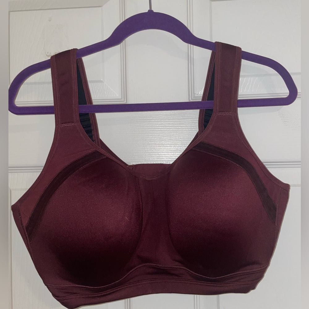 Underwire sports bra